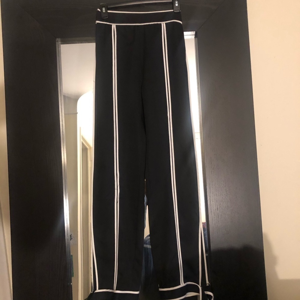 HIGH waist pants set Black and white size small. - Picture 3 of 3